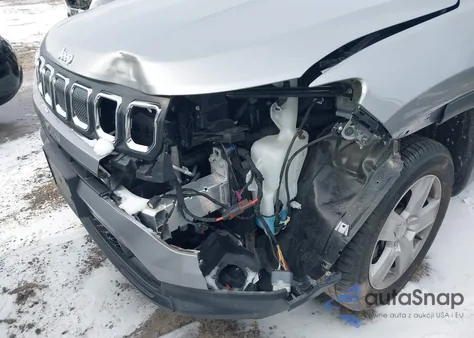2022 Jeep Compass Latitude 4X4 from USA, damaged, VIN 3C4NJDBB1NT237714